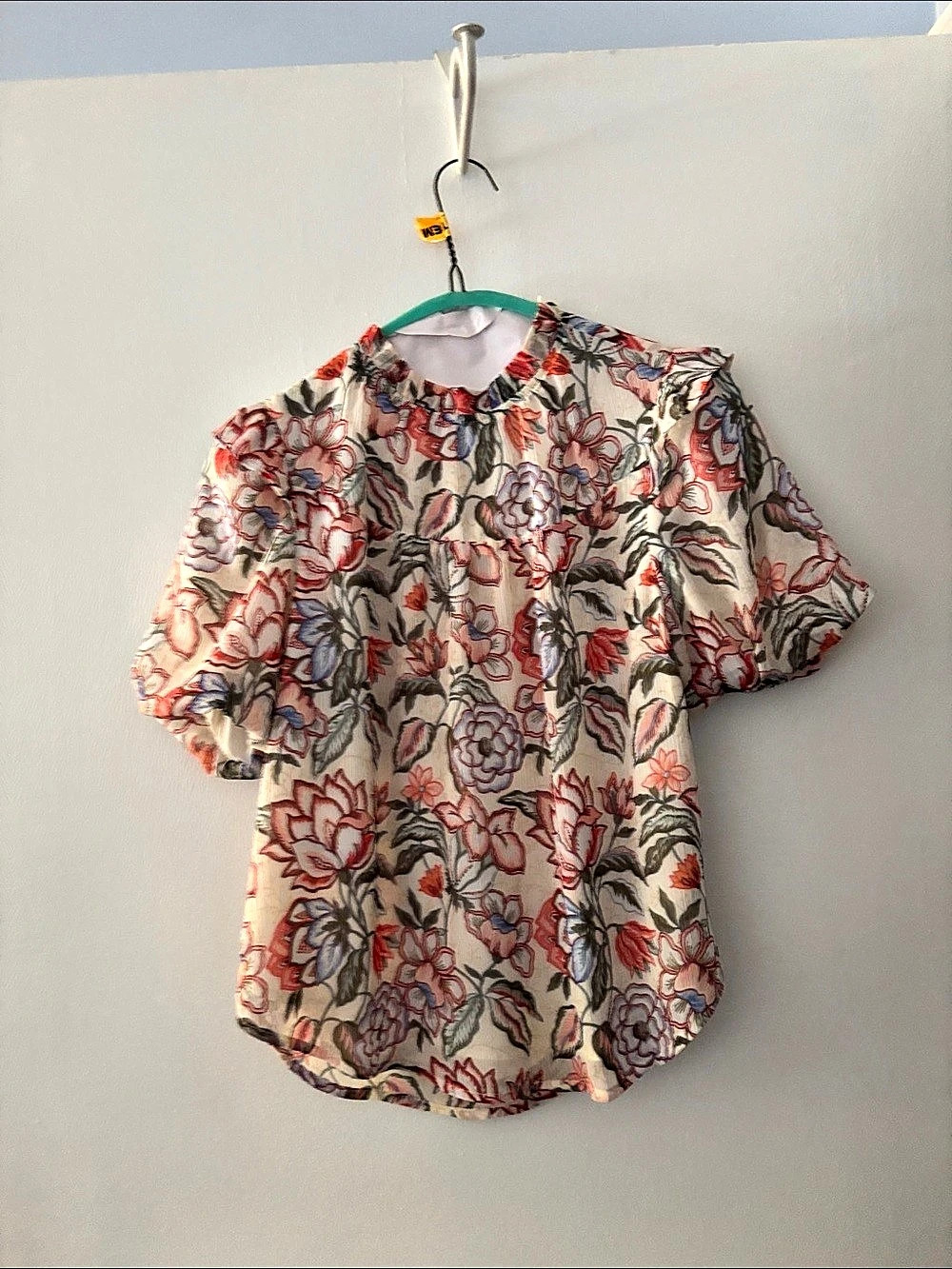 Floral Short Sleeve Blouse in Cream & Red
